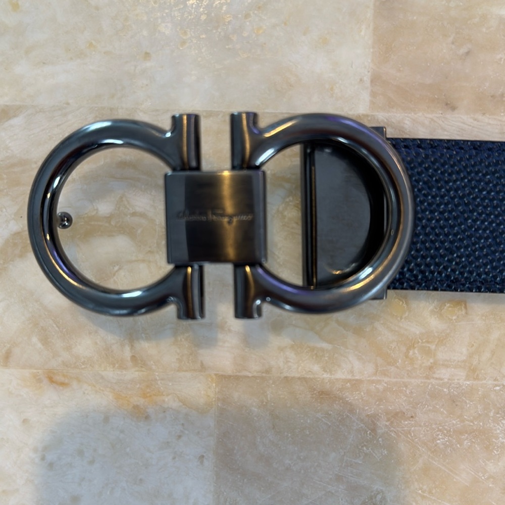 One men’s reversible brown/blue Salvatore Ferragamo belt
